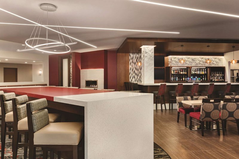 Urlaub im Doubletree by Hilton Toronto Airport West Hotel 2024/2025 - hier günstig online buchen